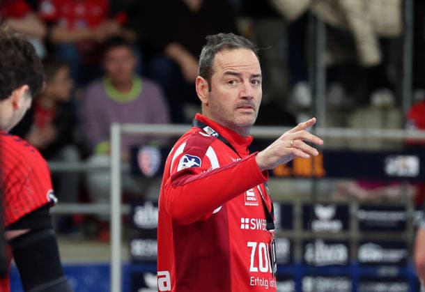 22.02.2026, Deutschland, Bietigheim, Handball 2. Bundesliga, SG BBM Bietigheim vs. TuS N-Lübbecke, BBM Trainer Iker Romero