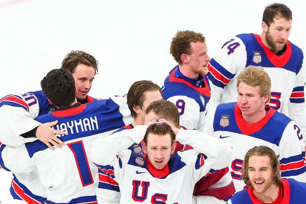 ITALY, MILAN - FEBRUARY 22, 2026: The USA s players celebrate victory in the men s Ice hockey, Eishockey gold medal match against Canada during the 2026 Winter Olympic Games, Olympische Spiele, Olympia, OS at Milano Santagiulia Ice Hockey Arena 2026 Winter Olympics: Men s Ice Hockey, Canada Vs USA  - ZUMAt113 20260222_zaa_t113_411 Copyright: xPeterxKovalevx