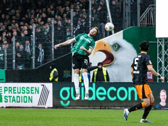 Imad Rondic (SC Preussen Muenster, 29) beim Kopfball Preussen Muenster vs. 1. FC Kaiserslautern, Fussball, 2. Bundesliga, 23. Spieltag, Saison 2025 2026, 22.02.2026 DFL REGULATIONS PROHIBIT ANY USE OF PHOTOGRAPHS AS IMAGE SEQUENCES AND OR QUASI-VIDEO, Preussen Muenster vs. 1. FC Kaiserslautern, Fussball, 2. Bundesliga, 23. Spieltag, Saison 2025 2026, 22.02.2026 Muenster