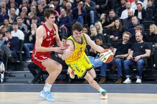 Jonas Mattisseck (Alba Berlin, 09) mit Richard Balint (BMA365 Bamberg Baskets, 11), GER, BMA365 Bamberg Baskets vs. Alba Berlin, Basketball, BBL Pokal, BMW TOP FOUR, Finale, Saison 2025 2026, 22.02.2026, GER, BMA365 Bamberg Baskets vs. Alba Berlin, Basketball, BBL Pokal, BMW TOP FOUR, Finale, Saison 2025 2026, 22.02.2026 Muenchen Copyright: xEibner-Pressefoto JennixMaulx EP_JML