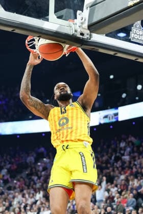 Dunk Jwan Roberts (Alba Berlin, 13), GER, BMA365 Bamberg Baskets vs. Alba Berlin, Basketball, BBL Pokal, BMW TOP FOUR, Finale, Saison 2025 2026, 22.02.2026, GER, BMA365 Bamberg Baskets vs. Alba Berlin, Basketball, BBL Pokal, BMW TOP FOUR, Finale, Saison 2025 2026, 22.02.2026 Muenchen Copyright: xEibner-Pressefoto JennixMaulx EP_JML