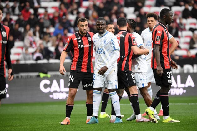OGC Nice v FC Lorient - Ligue 1 McDonald s 2025 2026 24 Charles VANHOUTTE (ogcn) - 12 Bamba DIENG (fcl) during the Ligue 1 McDonald s match between Nice and Lorient at Allianz Riviera on February 22, 2026 in Nice, France. Nice France  Copyright: xFEPx 776348295