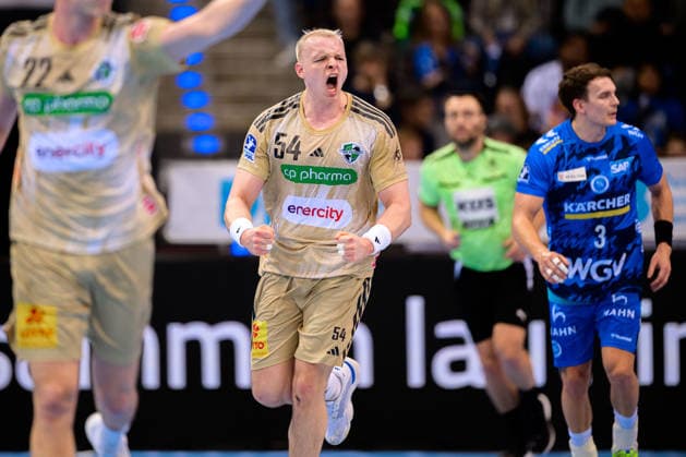 Stuttgart: HBL- 25 26 - TVB Stuttgart - TSV Hannover-Burgdorf Justus Fischer (Hannover) Jubel Freude Emotion Stuttgart Porsche Arena Baden-Württemberg Deutschland