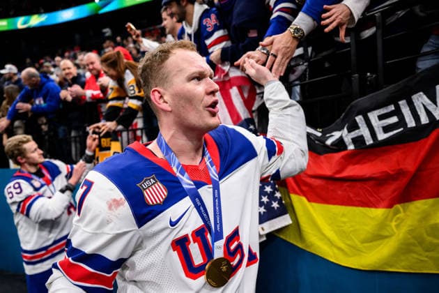 260222 Brady Tkachuk of USA celebrate after the men s Ice hockey, Eishockey final between Canada and USA during day 16 of the 2026 Winter Olympics on February 22, 2026 in Milan. Photo: Joel Marklund BILDBYRAN kod JM JM0802 bbeng ishockey ice hockey Olympic Games, Olympische Spiele, Olympia, OS olympics winter olympics os ol olympiska spel vinter-os olympiske leker milano cortina 2026 milan cortina 2026 milano cortina 2026 olympic games milano cortina 2026 winter olympic games milano cortina-os milano cortina-ol vinter-ol final usa united states canada kanada jubel *** 260222 Brady Tkachuk of USA celebrate after the men s ice hockey final between Canada and USA during day 16 of the 2026 Winter Olympics on February 22, 2026 in Milan Photo Joel Marklund BILDBYRAN kod JM JM0802 bbeng ice hockey ice hockey olympic games olympics winter olympics os ol olympiska spel vinter os olympiske leker milano cortina 2026 milan cortina 2026 milano cortina 2026 olympic games milano cortina 2026 winter olympic games milano cortina os milano cortina ol vinter ol final usa united states canada kanada jubel  Copyright: JOELxMARKLUND BB260222JM108