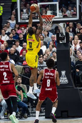 GER, BMW Top Four, Basketball BBL Pokal, Finale, BMA365 Bamberg Baskets - ALBA Berlin. 22.02.2026, SAP Garden, München, GER, BMW Top Four, Basketball BBL Pokal, Finale, BMA365 Bamberg Baskets - ALBA Berlin. J wan Roberts (ALBA Berlin 13) Foto Alexander Trienitz München SAP Garden Bayern Deutschland