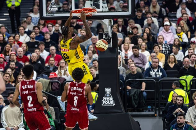 GER, BMW Top Four, Basketball BBL Pokal, Finale, BMA365 Bamberg Baskets - ALBA Berlin. 22.02.2026, SAP Garden, München, GER, BMW Top Four, Basketball BBL Pokal, Finale, BMA365 Bamberg Baskets - ALBA Berlin. J wan Roberts (ALBA Berlin 13) Foto Alexander Trienitz München SAP Garden Bayern Deutschland