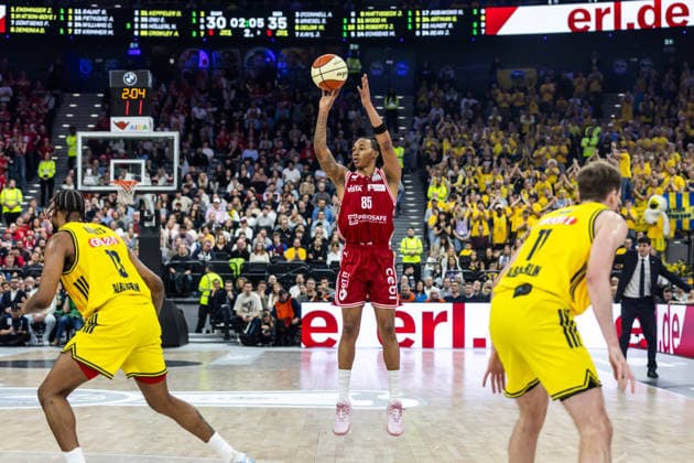 GER, BMW Top Four, Basketball BBL Pokal, Finale, BMA365 Bamberg Baskets - ALBA Berlin. 22.02.2026, SAP Garden, München, GER, BMW Top Four, Basketball BBL Pokal, Finale, BMA365 Bamberg Baskets - ALBA Berlin. Austin Crowley (BMA365 Bamberg Baskets, 85) Foto Alexander Trienitz München SAP Garden Bayern Deutschland