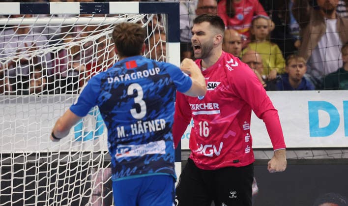 Stuttgart , Handball Daikin Bundesliga TVB Stuttgart vs. TSV Hannover-Burgdorf , rechts: Miljan Vujovic ( TVB )