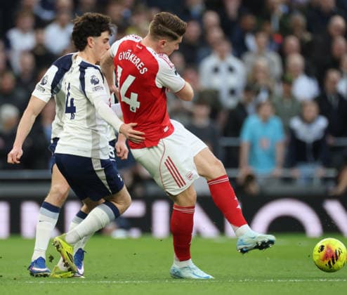 Premier League football, Tottenham v Arsenal Premier League football, The Tottenham Hotspurs Stadium, Tottenham, London, UK. 22.02.2026 Tottenham v Arsenal. Pic shows Viktor Gyokeres in action. Photographs by Marc Aspland for The Times & Sunday Times  Copyright: xMarcxAsplandxforxThexTimesx&xSunx NINTCHDBPICT001061333204