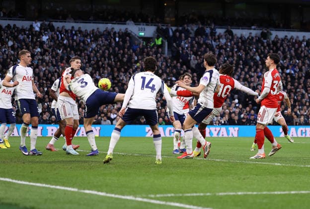 Tottenham Hotspur v Arsenal 22 February 2026, London - Premier League Football - Tottenham Hotspur v Arsenal - Eberechi Eze of Arsenal scores their first goal - Photo: Jacques Feeney Offside. London UK Copyright: xJacquesxFeeneyx xOffsidexOffside