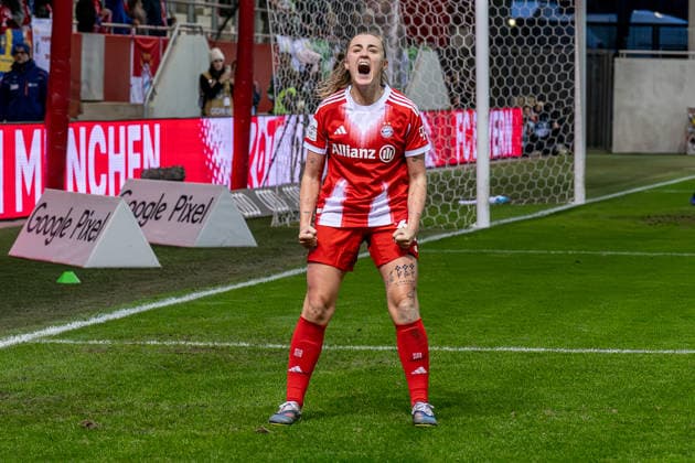 Georgia Stanway (FC Bayern Muenchen Frauen, 31) bejubelt ihr Tor zum 3:1 GER, FC Bayern Muenchen Frauen vs. VfL Wolfsburg, Fussball, Google Pixel Frauen-Bundesliga, 19. Spieltag, Saison 2025 2026, 22.02.2026. (DFL DFB REGULATIONS PROHIBIT ANY USE OF PHOTOGRAPHS as IMAGE SEQUENCES and or QUASI-VIDEO). GER, FC Bayern Muenchen Frauen vs. VfL Wolfsburg, Fussball, Google Pixel Frauen-Bundesliga, 19. Spieltag, Saison 2025 2026, 22.02.2026. Muenchen Copyright: xEibner-Pressefoto HeikexFeinerx EP_HFR