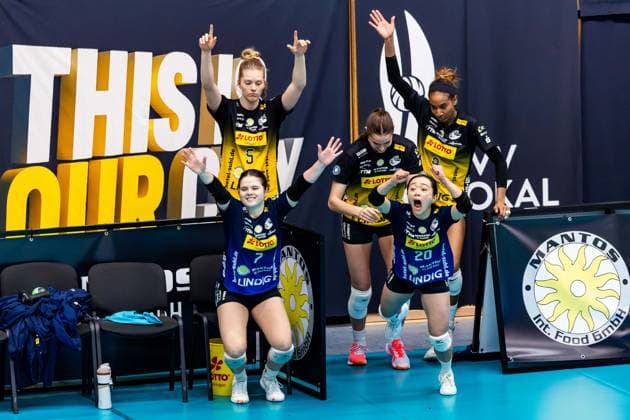 22.02.2026, GER, Volleyball, Frauen, Saison 25 26, ZOI DVV-Pokal, Halbfinale, VfB 91 Suhl Lotto Thueringen - Allianz MTV Stuttgart der VfB 91 Suhl Lotto Thueringen gewinnt das Heimspiel mit 3:2 Saetzen gegen Allianz MTV Stuttgart 98527 Suhl Sporthalle Wolfsgrube Thüringen Deutschland