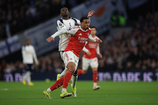 Tottenham Hotspur v Arsenal, Premier League Tottenham Hotspur Forward Randal Kolo Muani (39) under Pressure from Arsenal Defender Gabriel (6) during the Premier League match between Tottenham Hotspur and Arsenal at Tottenham Hotspur Stadium, London, UK on 22 February 2026. London Tottenham Hotspur Stadium London UK Editorial use only DataCo restrictions apply See www.football-dataco.com , Copyright: xChrisxFoxwellx PSI-23791-0019