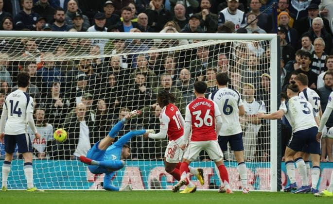 Premier League football, Tottenham v Arsenal Premier League football, The Tottenham Hotspurs Stadium, Tottenham, London, UK. 22.02.2026 Tottenham v Arsenal. Pic shows Arsenals Eze scores 1.nil Photographs by Marc Aspland for The Times & Sunday Times  Copyright: xMarcxAsplandxforxThexTimesx&xSunx NINTCHDBPICT001061342166