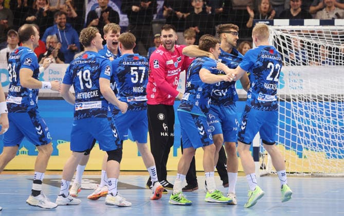 Stuttgart , Handball Daikin Bundesliga TVB Stuttgart vs. TSV Hannover-Burgdorf , Jubel Stuttgart