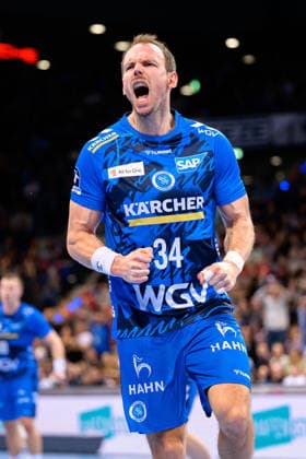 Stuttgart: HBL- 25 26 - TVB Stuttgart - TSV Hannover-Burgdorf Kai Häfner Haefner (Stuttgart) Jubel Freude Emotion Torjubel Torschuetze Torschütze Stuttgart Porsche Arena Baden-Württemberg Deutschland
