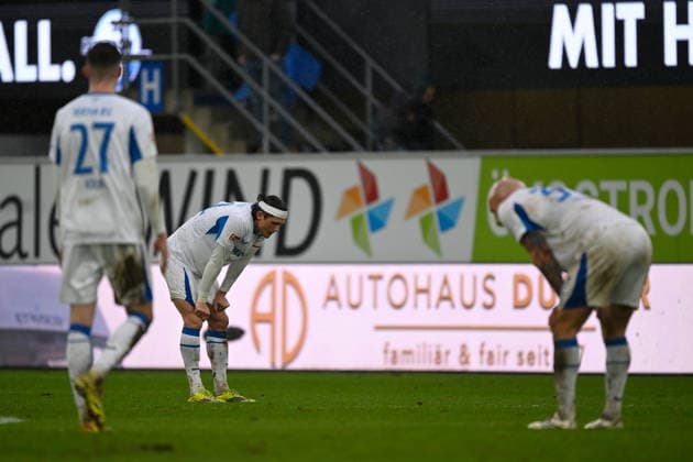 Paderborn, Home Deluxe Arena, 22.02.26, GER, Herren, 2.Bundesliga, Saison 2025-2026, SC Paderborn 07 - Hertha BSC Berlin Bild: v.li. Niklas KOLBE (Hertha BSC), Fabian REESE (Hertha BSC) und Toni LEISTNER (Hertha BSC) DFL regulations prohibit any use of photographs as image sequences and or quasi-video. NRW Deutschland