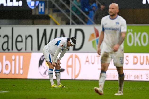 Paderborn, Home Deluxe Arena, 22.02.26, GER, Herren, 2.Bundesliga, Saison 2025-2026, SC Paderborn 07 - Hertha BSC Berlin Bild: v.li. Fabian REESE (Hertha BSC) und Toni LEISTNER (Hertha BSC) DFL regulations prohibit any use of photographs as image sequences and or quasi-video. NRW Deutschland