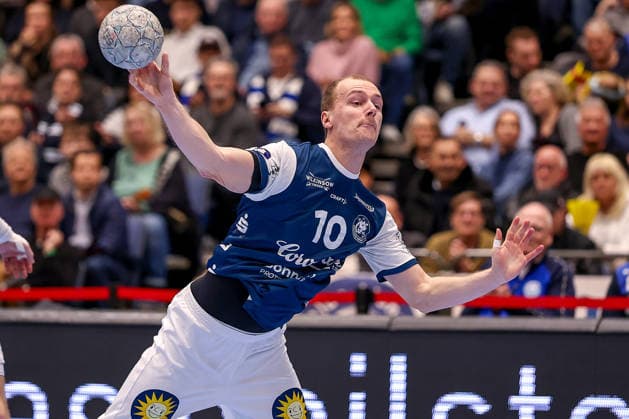 22.02.2026, Handball, HBL, Bergischer HC - Füchse Berlin, Mitsubishi Electric HALLE Düsseldorf: Fynn Hangstein (BHC 10) wirft den Ball auf das Tor Nordrhein-Westfalen Deutschland