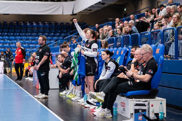 HSG Blomberg-Lippe (GER) vs. MOL Esztergom (HUN), Handball, EHF European League Women, Gruppenphase, 22.2.2026, Saision 2025 2026, Lemgo Melanie Veith (HSG Blomberg-Lippe, 16) jubelt nach einem Tor Lemgo Phoenix Contact Arena Deutschland