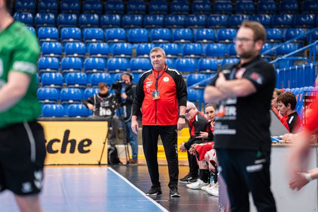 HSG Blomberg-Lippe (GER) vs. MOL Esztergom (HUN), Handball, EHF European League Women, Gruppenphase, 22.2.2026, Saision 2025 2026, Lemgo Gabor Elek (MOL Esztergom, Trainer) Lemgo Phoenix Contact Arena Deutschland