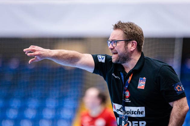 Steffen Birkner (HSG Blomberg-Lippe, Trainer) gestikuliert GER, HSG Blomberg-Lippe (GER) vs. MOL Esztergom (HUN), Handball, EHF European League Women, Gruppenphase, 22.02.2026 GER, HSG Blomberg-Lippe (GER) vs. MOL Esztergom (HUN), Handball, EHF European League Women, Gruppenphase, 22.02.2026 Lemgo Copyright: xEibner-Pressefoto JanxRollingerx EP_JSK