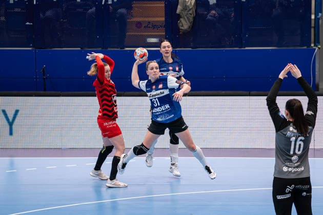 HSG Blomberg-Lippe (GER) vs. MOL Esztergom (HUN), Handball, EHF European League Women, Gruppenphase, 22.2.2026, Saision 2025 2026, Lemgo Alexia Hauf (HSG Blomberg-Lippe, 31) im Torwurf Lemgo Phoenix Contact Arena Deutschland