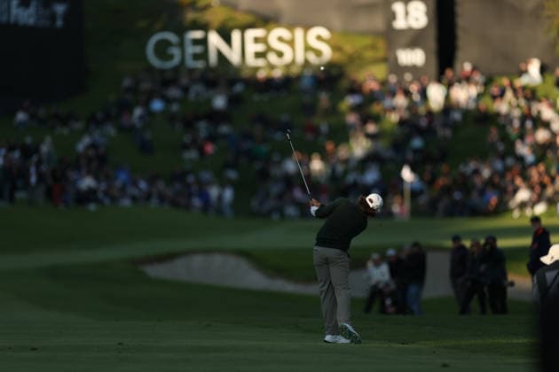 February 22, 2026, Pacific Palisades, California, USA: TOMMY FLEETWOOD plays an approach shot into the 18th green during the second round of the Genesis Invitational at the Riviera Country club in Pacific Palisades, California. Golf_PGATour_Genesis_Invitational  - ZUMAt158 20260222_zsp_t158_018 Copyright: xBrentonxTsex