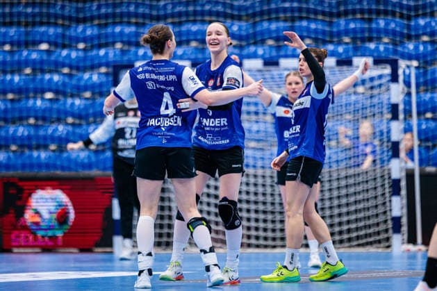 v.l. Andrea Jacobsen (HSG Blomberg-Lippe, 04), Nieke Kuehne (HSG Blomberg-Lippe, 09), Ona Vegue (HSG Blomberg-Lippe, 14) jubeln nach Torerfolg Tor GER, HSG Blomberg-Lippe (GER) vs. MOL Esztergom (HUN), Handball, EHF European League Women, Gruppenphase, 22.02.2026 GER, HSG Blomberg-Lippe (GER) vs. MOL Esztergom (HUN), Handball, EHF European League Women, Gruppenphase, 22.02.2026 Lemgo Copyright: xEibner-Pressefoto JanxRollingerx EP_JSK