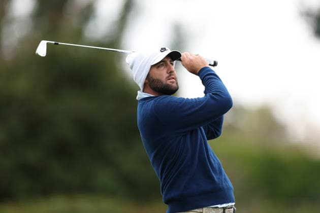February 22, 2026, Pacific Palisades, California, USA: SCOTTIE SCHEFFLER lines up a tee shot on the 14th hole during the first round of the Genesis Invitational at the Riviera Country club in Pacific Palisades, California. Golf_PGATour_Genesis_Invitational  - ZUMAt158 20260222_zsp_t158_023 Copyright: xBrentonxTsex