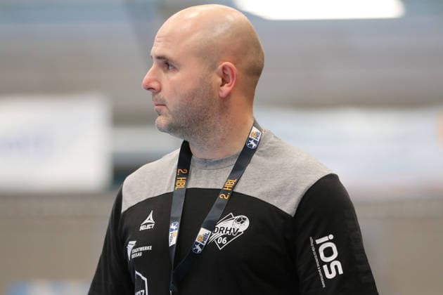 22.02.2026 Handball Herren 2025 2026 2. Handball-Bundesliga 20. Spieltag Dessau-Roßlauer HV 06 - HSC 2000 Coburg Anhalt Arena Dessau Vanja Radic (Dessau, Trainer). Dessau-Roßlau Sachsen-Anhalt Deutschland