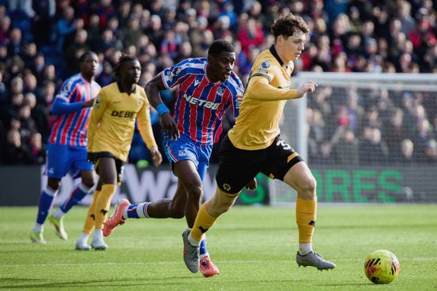 LONDON, ENGLAND - FEBRUARY 22: Ladislav Krejci of Wolverhampton Wanderers and Ismaila Sarr of Crystal Palace in action during the Premier League match between Crystal Palace and Wolverhampton Wanderers at Selhurst Park on February 22, 2026 in London, England. (Photo by Pedro Porru) SPO  Copyright: xPedroxPorru