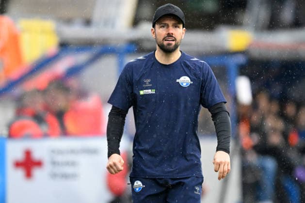 Paderborn, Home Deluxe Arena, 22.02.26, GER, Herren, 2.Bundesliga, Saison 2025-2026, SC Paderborn 07 - Hertha BSC Berlin Bild: Trainer Ralf KETTEMANN (Paderborn) DFL regulations prohibit any use of photographs as image sequences and or quasi-video. NRW Deutschland
