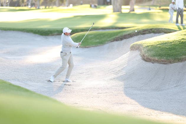 February 22, 2026, Pacific Palisades, California, USA: RORY MCILROY plays a shot from the green side bunker on the 17th hole during the second round of the Genesis Invitational at the Riviera Country club in Pacific Palisades, California. Pacific Palisades USA - ZUMAt158 20260222_zsp_t158_046 Copyright: xBrentonxTsex