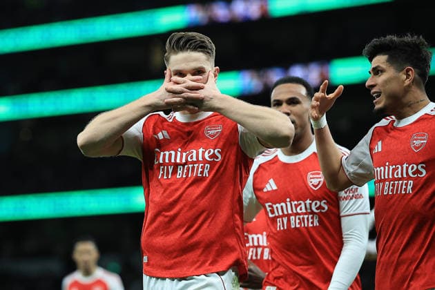 Tottenham Hotspur v Arsenal, Premier League GOAL CELEBRATION Arsenal Forward Viktor Gyökeres (14) makes it 1-2 during the Premier League match between Tottenham Hotspur and Arsenal at Tottenham Hotspur Stadium, London, UK on 22 February 2026. London Tottenham Hotspur Stadium London UK Editorial use only DataCo restrictions apply See www.football-dataco.com , Copyright: xChrisxFoxwellx PSI-23791-0031