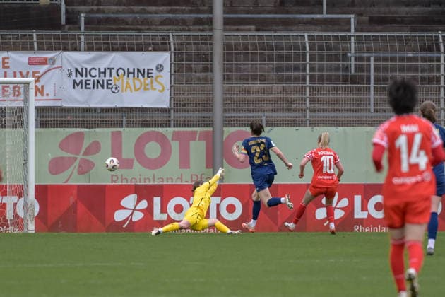 22.02.2026, Fußball, 2. Frauen-Bundesliga, 2025 2026, 18. Spieltag, FSV Mainz 05 - SG 99 Andernach Chiara Bouziane (10 Mainz 05) mit ihrem Treffer. Mainz Bruchweg-Stadion Rheinland-Pfalz Deutschland