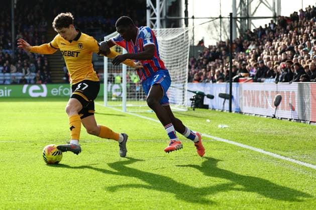 Ladislav Krejci of Wolverhampton Wanderers under pressure from Ismaila Sarr of Crystal Palace Crystal Palace v Wolverhampton Wanderers, Premier League, Football, Selhurst Park, London, UK - 22 Feb 2026London Selhurst Park United Kingdom EDITORIAL USE ONLY No use with unauthorised audio, video, data, fixture lists, club league logos or live services. Online in-match use limited to 120 images, no video emulation. No use in betting, games or single club league player publications. Copyright: xSimonxDael Shutterstockx 16681548ck