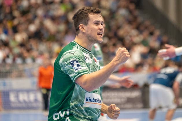 Tim Freihoefer (Fuechse Berlin, 20) motiviert seine Teamkollegen. Bergischer HC 06 vs. Fuechse Berlin, Handball, DAIKIN Handballbundesliga, 22. Spieltag, Saison 2025 2026, 22.02.2026 Bergischer HC 06 vs. Fuechse Berlin, Handball, DAIKIN Handballbundesliga, 22. Spieltag, Saison 2025 2026, 22.02.2026 Duesseldorf Copyright: xEibner-Pressefoto ThomasxHaeslerx EP_THR