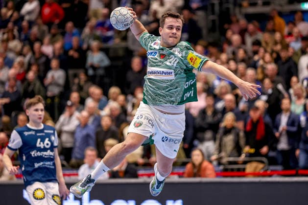 22.02.2026, Handball, HBL, Bergischer HC - Füchse Berlin, Mitsubishi Electric HALLE Düsseldorf: Tim Freihöfer (Füchse Berlin 20) wirft den Ball auf das Tor Nordrhein-Westfalen Deutschland