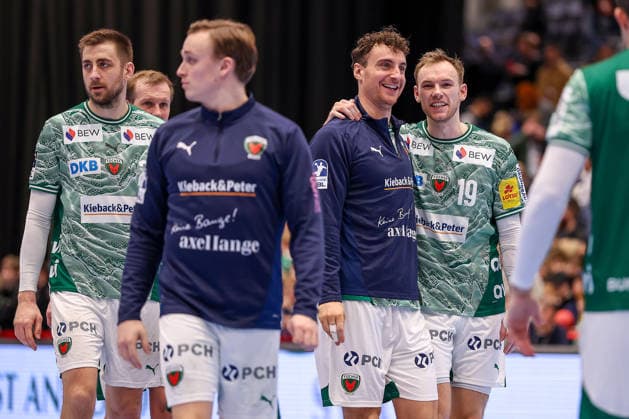 22.02.2026, Handball, HBL, Bergischer HC - Füchse Berlin, Mitsubishi Electric HALLE Düsseldorf: Abschlussjubel der Berliner nach dem Sieg. Nordrhein-Westfalen Deutschland