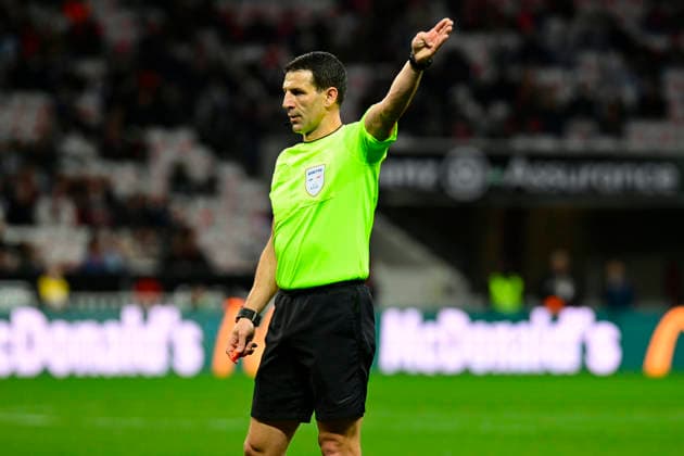 FOOTBALL : OGC Nice VS FC Lorient - Ligue 1 McDonald s - 22 02 2026 Referee JÃ rÃ my Stinat during the Ligue 1 McDonald™s match between OGC Nice and Football Club de Lorient on February 22, 2026 at the Allianz Riviera Stadium in Nice. NiceFrance  Copyright: xWilliamxCannarellax