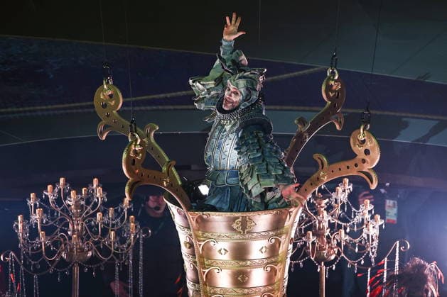 ITALY, VERONA - FEBRUARY 22, 2026: An artist performs during the closing ceremony of the 2026 Winter Olympic Games, Olympische Spiele, Olympia, OS at Verona Olympic Arena. Mikhail Tereshchenko TASS  89118152