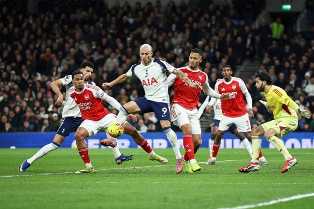 Tottenham Hotspur v Arsenal, Premier League Richarlison of Tottenham Hotspur shoots at goal during the Tottenham Hotspur v Arsenal Premier League match at the Tottenham Hotspur Stadium, London, England on 22 February 2026 Credit: Ian Stephen Every Second Media Editorial use only. All images are copyright Every Second Media Limited. No images may be reproduced without prior permission. All rights reserved. Premier League and Football League images are subject to licensing agreements with Football DataCo Limited. see https: www.football-dataco.com Copyright: xIMAGO EveryxSecondxMediax ESM-1815-0059 IanxStephenx xEveryxSecondxMediax