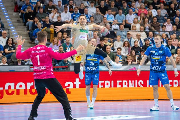 Handball I Herren I Saison 2025-2026 I Bundesliga I 22. Spieltag I TVB Stuttgart - TSV Hannover-Burgdorf I 22.02.2026 Marius Steinhauser (19, TSV Hannover Burgdorf) im Wurf Stuttgart Porsche Arena Baden-Württemberg Deutschland Copyright: xLobeca MaxxPetershansx