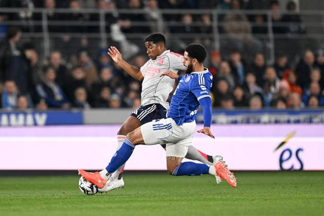 RC Strasbourg Alsace v Olympique Lyonnais - Ligue 1 McDonald s 02 Andrew OMOBAMIDELE (rcsa) - 09 ENDRICK Felipe Moreira de Sousa (ol) during the Ligue 1 McDonald s match between Strasbourg and Lyon at Stade de la Meinau on February 22, 2026 in Strasbourg, France. Strasbourg France  Copyright: xFEPx 776348297
