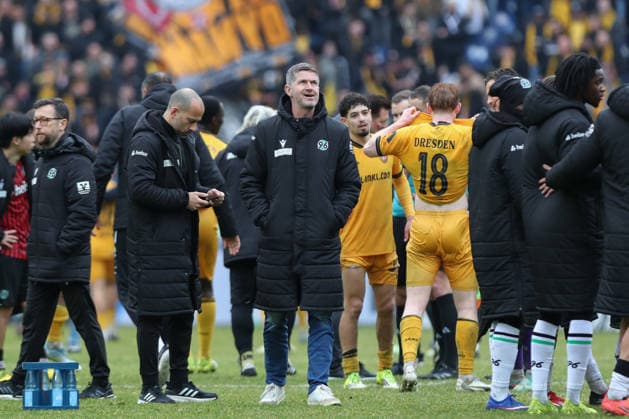 22.02.2026, xtgx, Fussball 2. Bundesliga, Hannover 96 - SG Dynamo Dresden emspor, v.l. Ralf Becker (Hannover, Sportdirektor) (DFL DFB REGULATIONS PROHIBIT ANY USE OF PHOTOGRAPHS as IMAGE SEQUENCES and or QUASI-VIDEO) Hannover