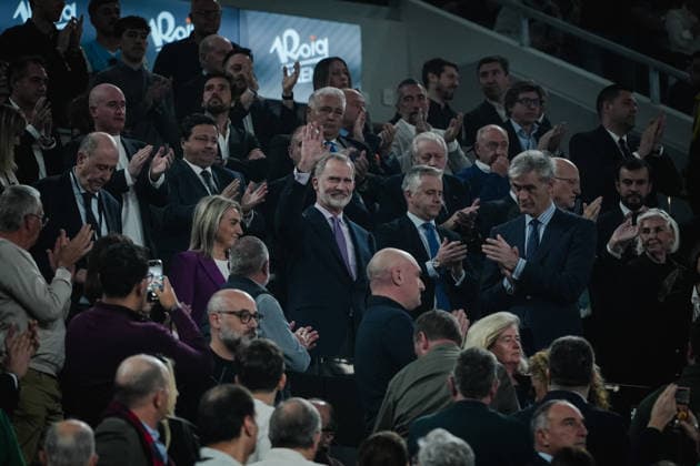 El Rey preside la final de la Copa de S.M. el Rey de baloncesto en Valencia La ministra de Educación, Formación Profesional y Deportes, Milagros Tolón (c-i), y el Rey Felipe VI (c-d), durante la final de la Copa de S.M. el Rey de baloncesto, en el Roig Arena, a 22 de febrero de 2026, en Valencia, Comunidad Valenciana (Espana). En la final se enfrentan el Real Madrid y el Baskonia tras ganar en las semifinales a Valencia Basket y Barça, respectivamente. La Copa del Rey 2026 será su primera final copera directa en el formato actual; en otras ediciones se han cruzado sobre todo en cuartos o semifinales, pero no en el partido decisivo. 22 FEBRERO 2026;REY;ACB;FINAL;COPA DEL REY;BALONCESTO;2026;VALENCIA;ROIG ARENA Valencia (Comunidad Valenciana) Valencia (Comunidad Valenciana) Espana Copyright: xJorgexGilx 7314325