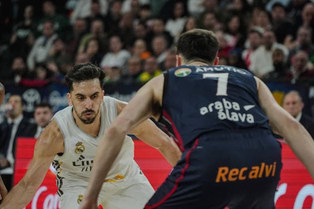 El Rey preside la final de la Copa de S.M. el Rey de baloncesto en Valencia El jugador del Real Madrid Facundo Campazzo (i) durante la final de la Copa de S.M. el Rey de baloncesto, en el Roig Arena, a 22 de febrero de 2026, en Valencia, Comunidad Valenciana (Espana). En la final se enfrentan el Real Madrid y el Baskonia tras ganar en las semifinales a Valencia Basket y Barça, respectivamente. La Copa del Rey 2026 será su primera final copera directa en el formato actual; en otras ediciones se han cruzado sobre todo en cuartos o semifinales, pero no en el partido decisivo. 22 FEBRERO 2026;REY;ACB;FINAL;COPA DEL REY;BALONCESTO;2026;VALENCIA;ROIG ARENA Valencia (Comunidad Valenciana) Valencia (Comunidad Valenciana) Espana Copyright: xJorgexGilx 7314478