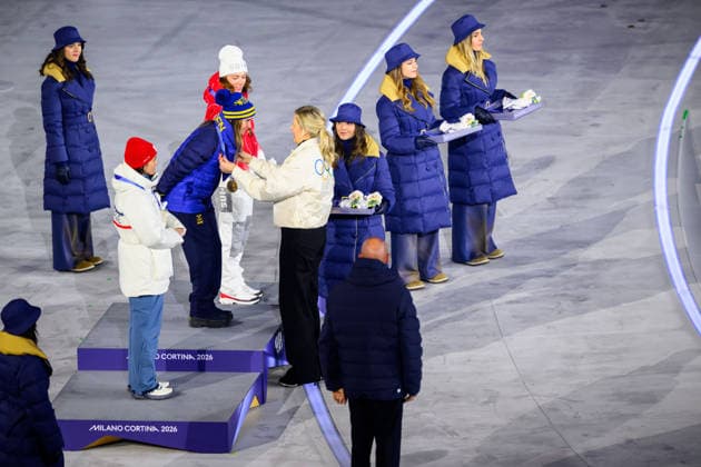 260222 IOC President Kirsty Coventry with gold medalist Ebba Andersson of Sweden during the medal ceremony for women s 50km classic technique cross-country skiing during the Closing Ceremony of the 2026 Winter Olympics on February 22, 2026 in Verona. Photo: Mathias Bergeld BILDBYRAN kod MB MB1342 Olympic Games, Olympische Spiele, Olympia, OS olympics winter olympics os ol olympiska spel vinter-os olympiske leker milano cortina 2026 milan cortina 2026 milano cortina 2026 olympic games milano cortina 2026 winter olympic games milano cortina-os milano cortina-ol vinter-ol 16 bbeng avslutningsceremoni closing ceremony *** 260222 IOC President Kirsty Coventry with gold medalist Ebba Andersson of Sweden during the medal ceremony for women s 50km classic technique cross country skiing during the Closing Ceremony of the 2026 Winter Olympics on February 22, 2026 in Verona Photo Mathias Bergeld BILDBYRAN code MB MB1342 olympic games olympics winter olympics os ol olympiska spel vinter os olympiske leker milano cortina 2026 milan cortina 2026 milano cortina 2026 olympic games milano cortina 2026 winter olympic games milano cortina os milano cortina ol vinter ol 16 bbeng avslutningsceremoni closing ceremony  Copyright: MATHIASxBERGELD BB260222MB044