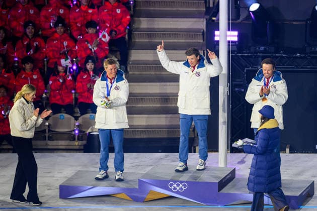 260222 IOC President Kirsty Coventry, silver medalist Martin Lowstroem Nyenget of Norway, gold medalist Johannes Hosflot Klaebo of Noreay and bronze medalist Emil Iversen of Norway of Norway during the medal ceremony for men s 50km classic technique cross-country skiing during the Closing Ceremony of the 2026 Winter Olympics on February 22, 2026 in Verona. Photo: Emma Wallskog BILDBYRAN kod EW MB1342 Olympic Games, Olympische Spiele, Olympia, OS olympics winter olympics os ol olympiska spel vinter-os olympiske leker milano cortina 2026 milan cortina 2026 milano cortina 2026 olympic games milano cortina 2026 winter olympic games milano cortina-os milano cortina-ol vinter-ol 16 bbeng avslutningsceremoni closing ceremony Norway norge Gold guld medal medalj *** 260222 IOC President Kirsty Coventry, silver medalist Martin Lowstroem Nyenget of Norway, gold medalist Johannes Hosflot Klaebo of Noreay and bronze medalist Emil Iversen of Norway of Norway during the medal ceremony for men s 50km classic technique cross country skiing during the Closing Ceremony of the 2026 Winter Olympics on February 22, 2026 in Verona Photo Emma Wallskog BILDBYRAN kod EW MB1342 olympic games olympics winter olympics os ol olympiska spel vinter os olympiske leker milano cortina 2026 milan cortina 2026 milano cortina 2026 olympic games milano cortina 2026 winter olympic games milano cortina os milano cortina ol vinter ol 16 bbeng avslutningsceremoni closing ceremony Norway norge Gold guld medal medalj  Copyright: EMMAxWALLSKOG BB260222EW056